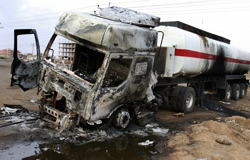 Шок! В Южном Судане при взрыве бензовоза погибли 85 человек