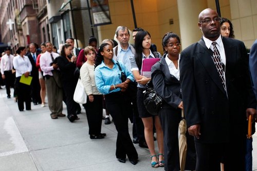 Число заявок на пособие по безработице в США снизилось до минимума за 2 месяца