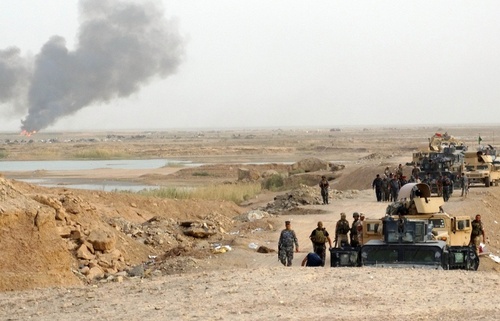 При бомбардировке неопознанным самолетом складов иракской армии погибли 43 человека