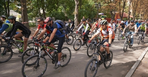 Понад 2,5 тисячі велосипедистів взяли участь у велопробігу у Харкові
