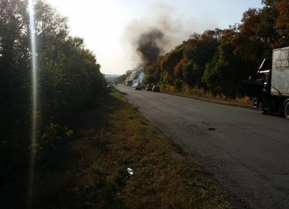 На Волчанской трассе загорелся автобус 