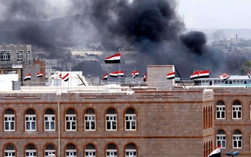 В мечети в столице Йемена прогремел мощный взрыв