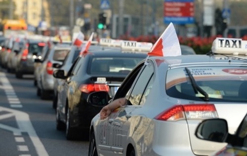 В столице Польши протестуют таксисты