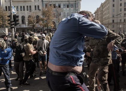 Харьковского активиста-радикала подозревают в избиении милиционера под стенами горсовета