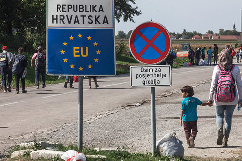 ЕС потребовал от Хорватии немедленно объяснить закрытие границы с Сербией