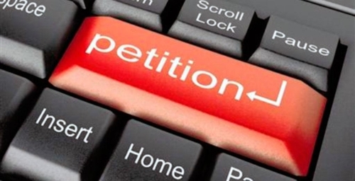 Порошенко поддержал петицию об отмене залога для коррупционеров