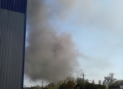 Харьковчане приняли горящие покрышки и древесину за пожар на нефтебазе