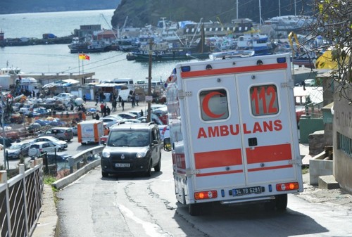 Автобус врезался в остановку в Анкаре, погибли 10 человек