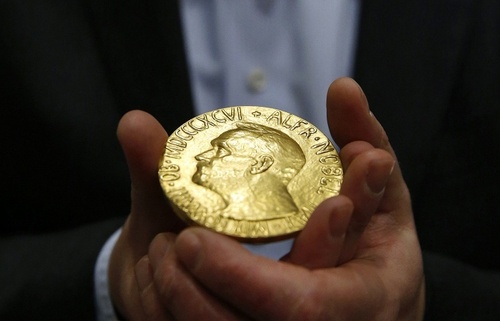 Эксперты: Нобелевскую премию могут вручить за открытие шестого состояния вещества