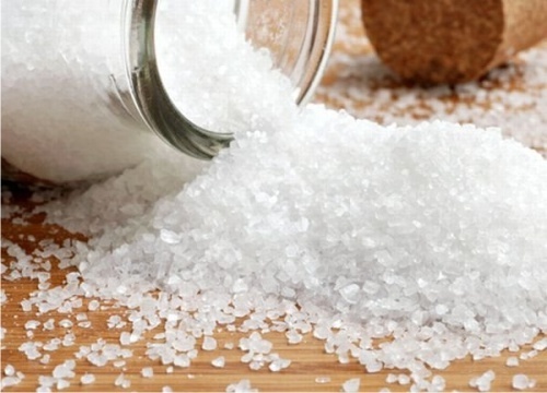Врачи рассказали, нужно ли ограничивать потребление соли