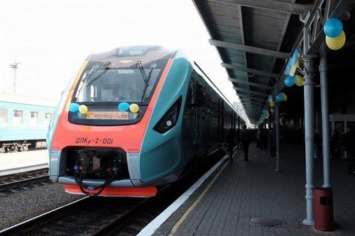 "Укрзализныце" пообещали миллиард гривен на ремонт и покупку дизель-поездов