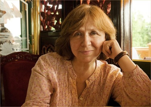 Нобелевская премия по литературе за 2015 год присуждена белорусской писательнице Светлане Алексиевич