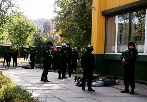 В Киеве спецназ немножко пострелял