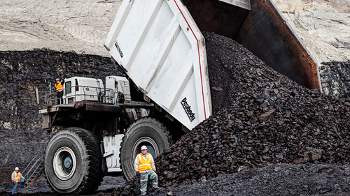 Півсотні вантажівок із вугіллям, які їхали в РФ, зафіксувала місія ОБСЄ 