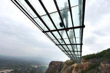 В китайской провинции построят самый длинный в мире мост из стекла 