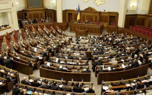 Украинцы просят Порошенко уменьшить число нардепов Рады до 100