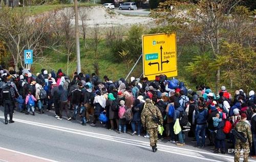 Власти Австрии возведут стену вдоль границы со Словенией