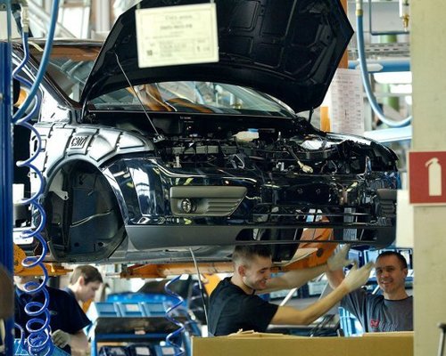 Заводи Ford зупиняють свою роботу в Росії 