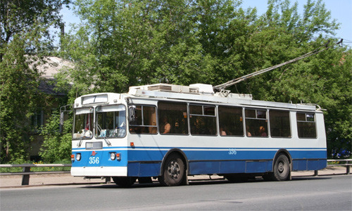 В Харькове троллейбус с пассажирами попал в ДТП