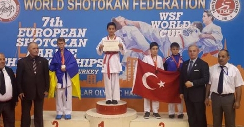 Одиннадцатилетний харьковчанин стал серебряным призером чемпионата Европы по каратэ