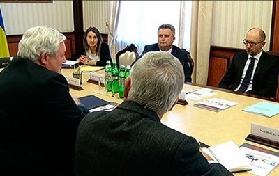 Яценюк на встрече с замгенсека ООН обсудил гуманитарную ситуацию на Донбассе