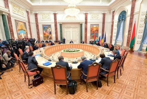 Причина, "остановившая" переговоры в Минске
