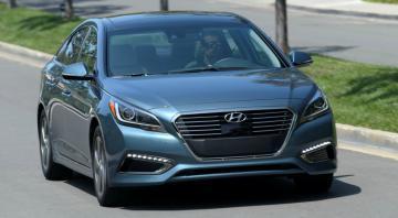 Компания Hyundai объявила о начале продаж гибрида Sonata