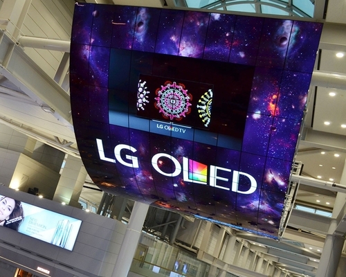 Компания LG создала самую большую в мире OLED-панель