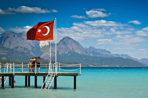 Турция официально стала страной без российских туристов