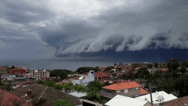 Сидней накрыло «облачным цунами»