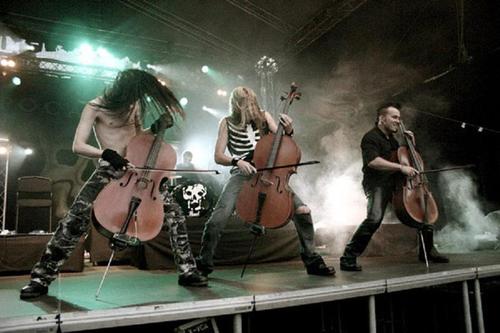 На концерте в Киеве Apocalyptica исполнила украинский гимн (ВИДЕО)