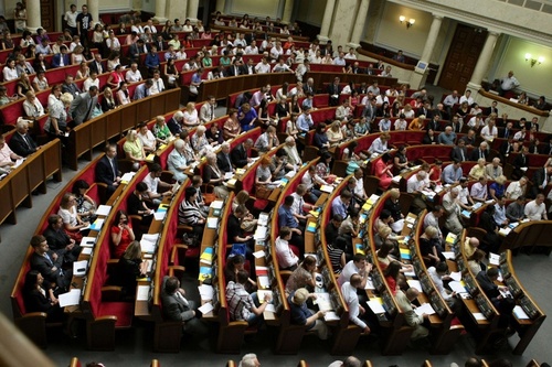 Мнения экспертов о причинах сложения депутатских полномочий Мартыненко и Паскала