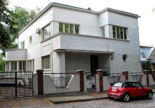 Львовскую резиденцию Президента продали "за бесценок"