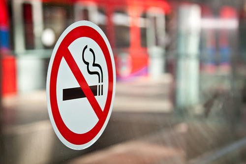 Россиянам до 21 года хотят запретить курить
