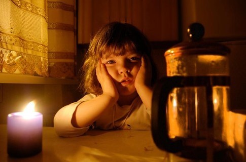 Жители 16 населенных пунктов в Харьковской области уже неделю  ждут электричество 