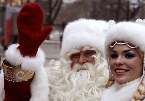 Интернет смеётся над "любовной историей Деда Мороза"
