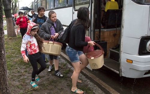 Беженцев Донбасса массово депортируют из России