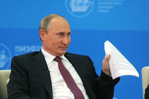 Путин подписал закон, позволяющий России не выполнять требования международного законодательства