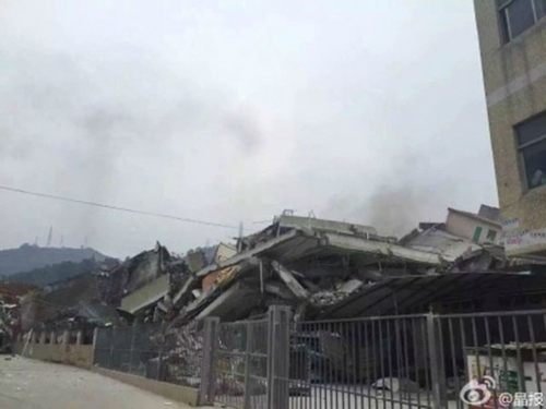 20 многоэтажек рухнули из-за оползня в Китае