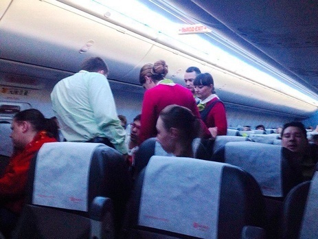 В самолете привязали к креслу президента российской корпорации, дравшегося с пассажирами