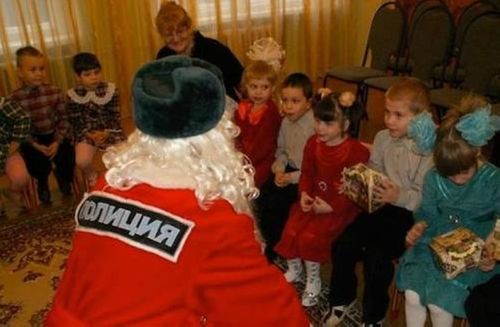 Крымское ноу-хау - "Полицейский Дед Мороз"