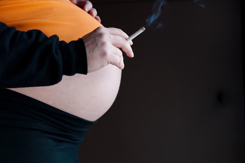 Пассивное курение мешает забеременеть - исследования ученых