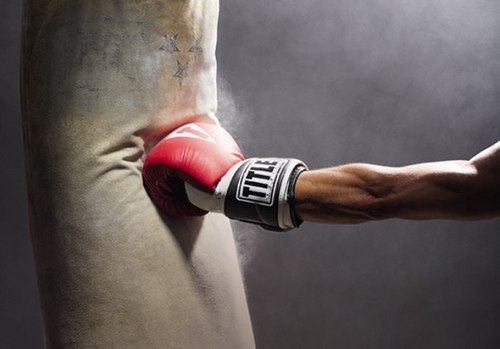 19-летнего боксера убили на ринге в дебютном поединке