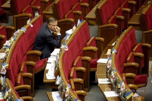 Украинские депутаты будут работать без зимних каникул