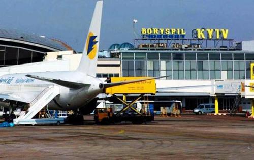 В Киеве студентов из Марокко сняли с самолета из-за связи с террористами