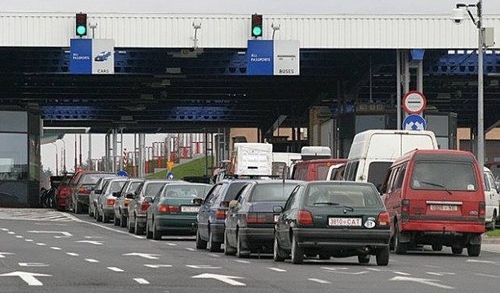 На украинско-польской границе в очередях застряли сотни автомобилей