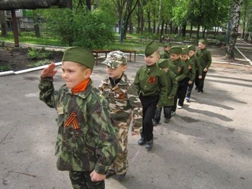 Как боевики эксплуатируют школьников в Донбассе