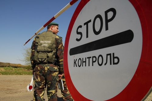 Завтра Украина официально прекратит торговлю с Крымом