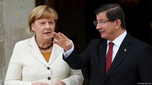 Меркель считает, что Турции еще далеко до вступления в ЕС
