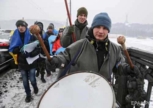 В День Соборности украинцы соединили живой цепью два берега Днепра